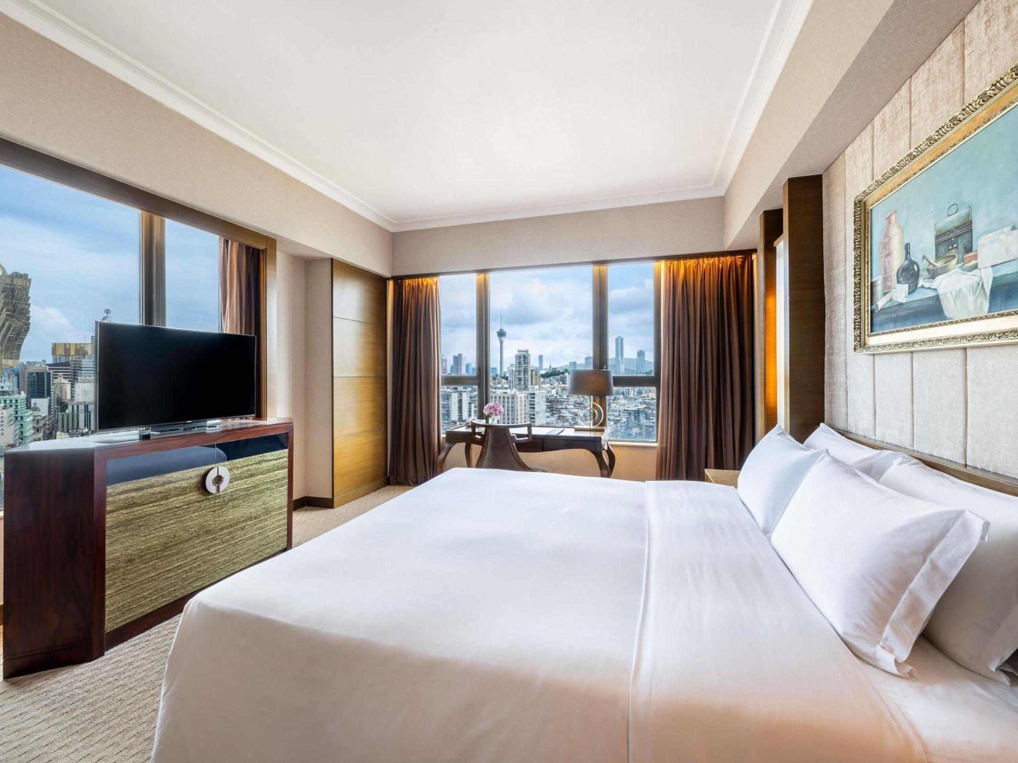 Prestige King Suite with Privilege Benefit